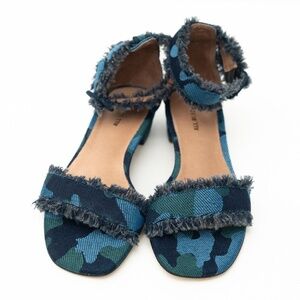 ALL BLACK - On‎ the Fringe Heeled Sandals